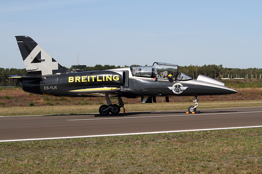 Aero L-39 Albatros - Breitling Jet Team